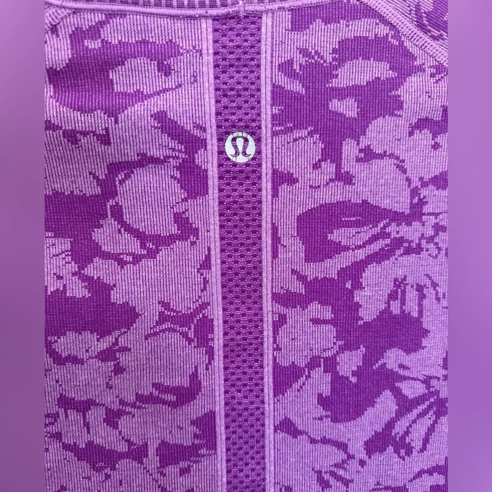 Lululemon Swiftly Tech Long Sleeve in Purple Camo Size 6